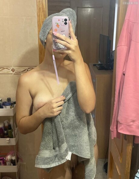 Kamila Cake top star images