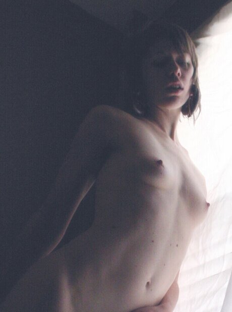 Opiette model hot images