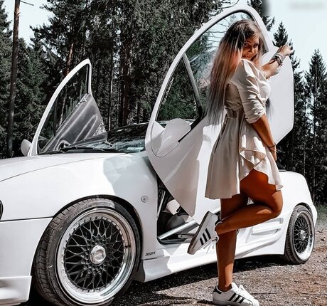 Nicole Miss opel exclusive star image