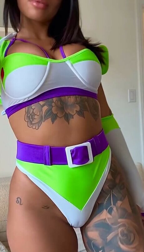 Breezy Foxx star free image