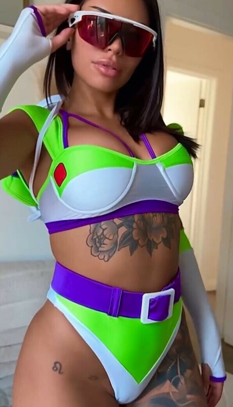 Breezy Foxx model nudes image