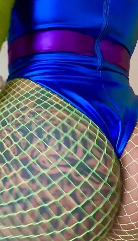 Breezy Foxx sex model pic