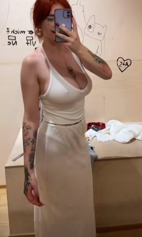 Kira Julie pornstar nudes photos