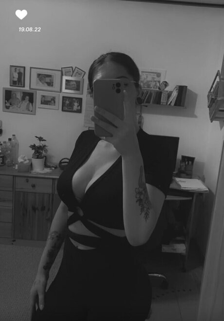 Kira Julie model high quality pics