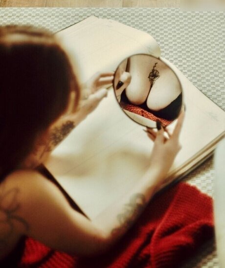 Kira Julie star nude gallery