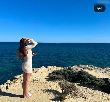 Chanel Silberberg art model pic