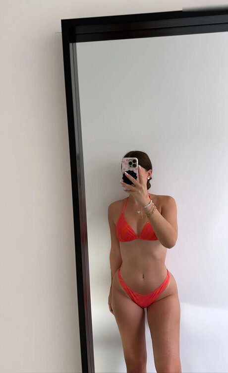 Chanel Silberberg nice star pic