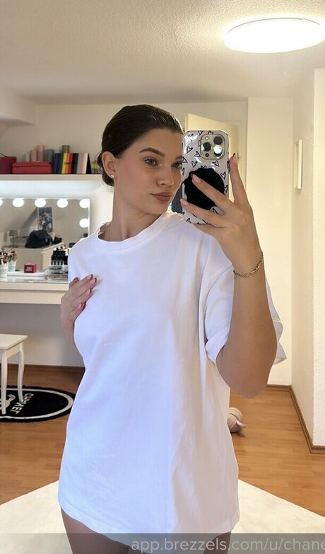 Chanel Silberberg star free gallery