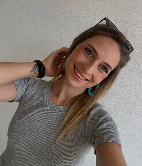 hi iam sara hot pornstar pics