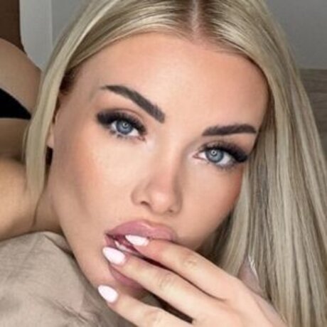 Sabrina Wlk nude star image