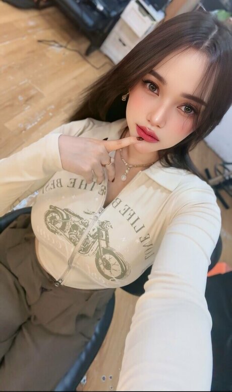 Olivea Hadid pornstar perfect picture