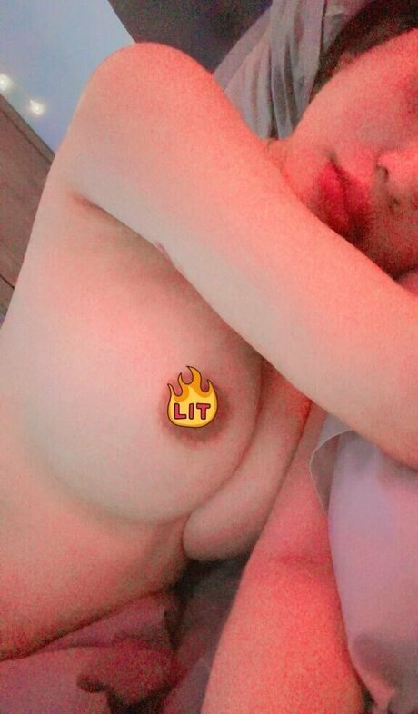 Olivea Hadid sex model pic