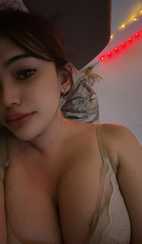 Olivea Hadid free pornstar picture