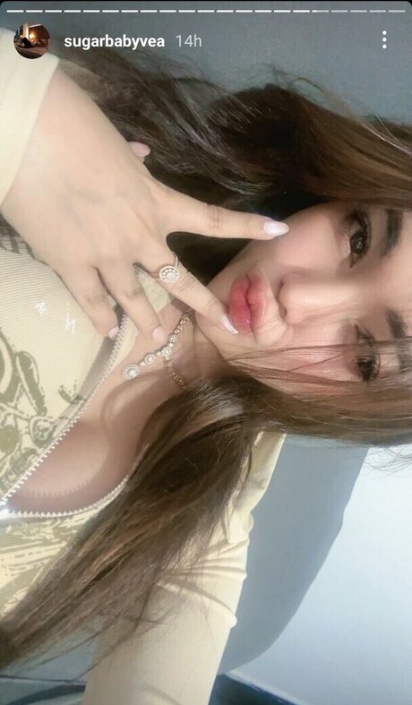 Olivea Hadid model exclusive photos