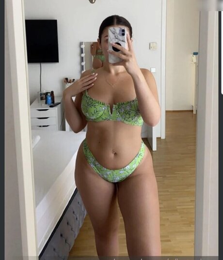 Jaseminra star hot photos