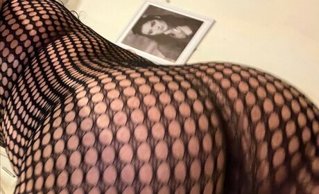 Gigi Yummi star sexy images