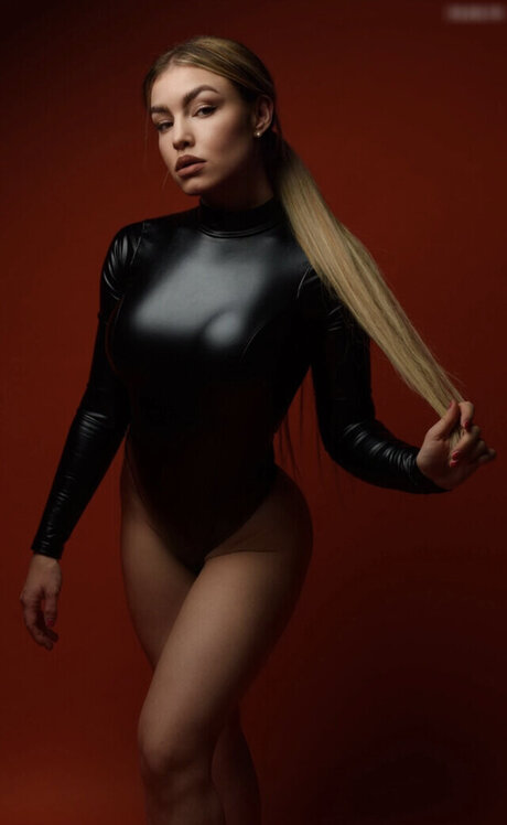 Nadine Kierspel pornstar sexy img