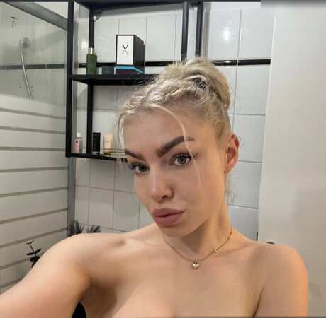 Nadine Kierspel model top img