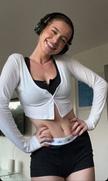 L a Elui best pornstar photo