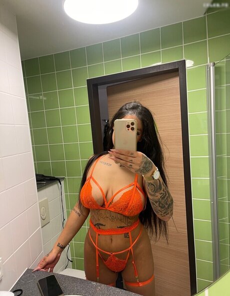 silaaabaeee model naked pictures