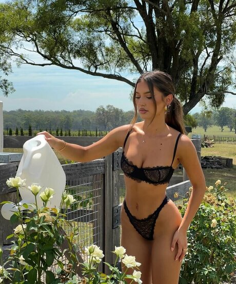 Ashleigh Menin hd star gallery