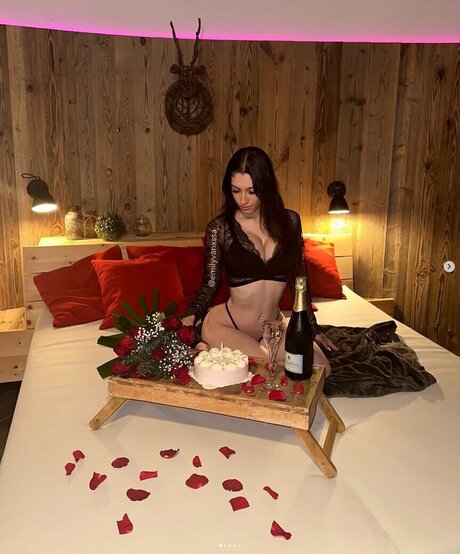 emilyvanxssa sexy star picture