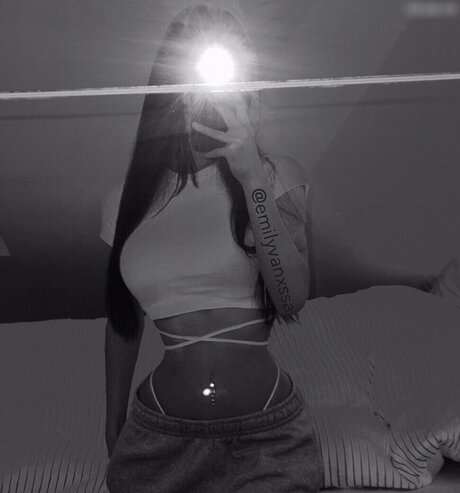 emilyvanxssa art actress pics