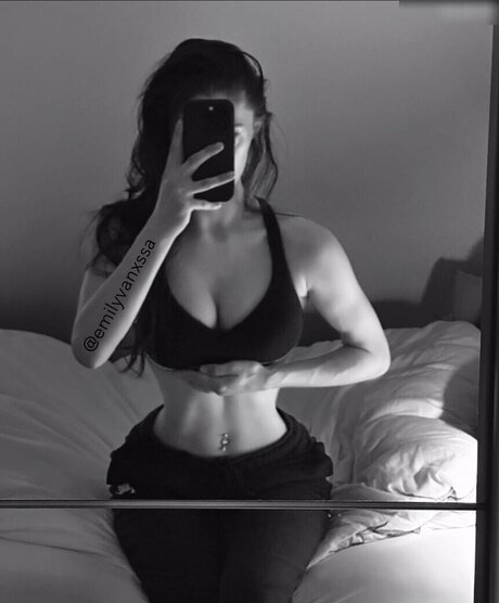 emilyvanxssa model free images