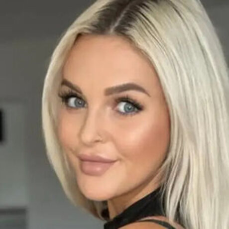 BadJenny star xxx picture