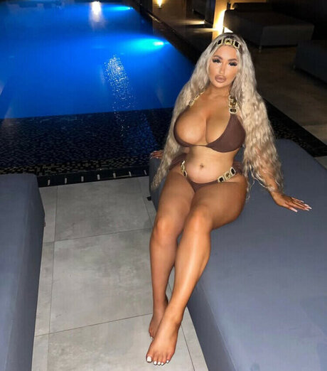 Corrinnadione model nudes pics