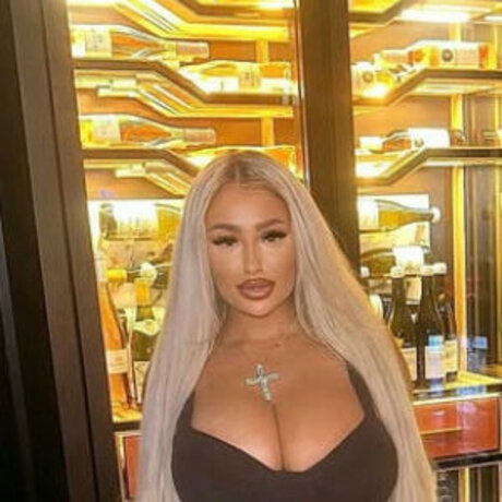 Corrinnadione exclusive pornstar image