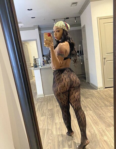 bighomietyni model photos