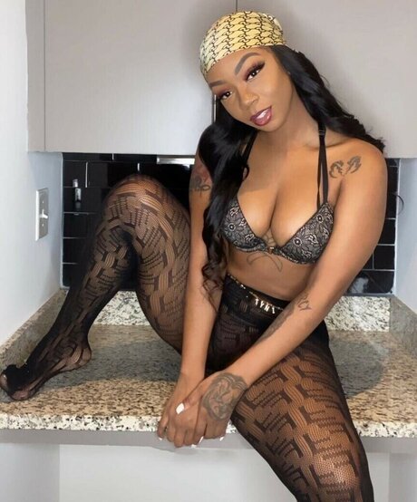 bighomietyni beautiful actress pics