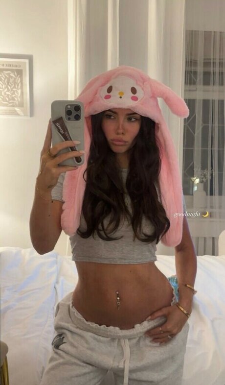 Clarissa Bea high quality star photo