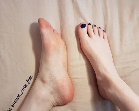 Emma Elba star art photos