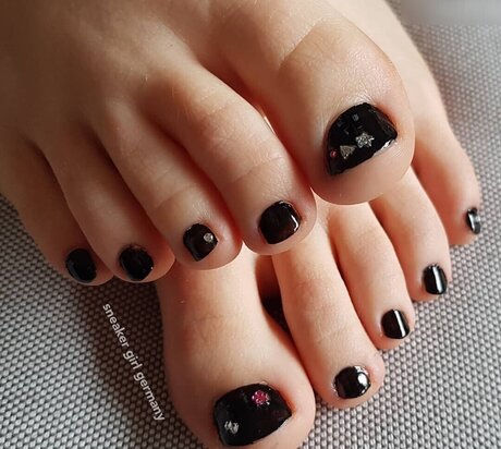 Emma Elba star naked image