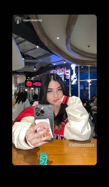 Swansage star naked photo