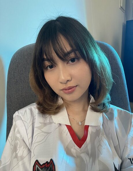 Swansage perfect model photo