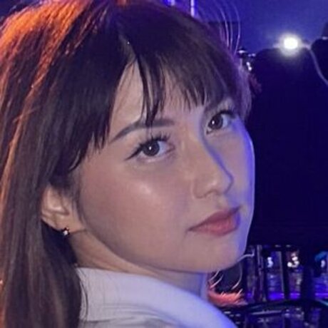 Swansage model erotic photo