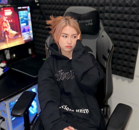 Swansage star adult image