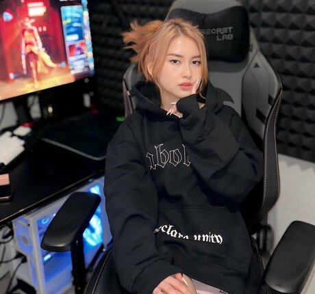 Swansage hd pornstar photos