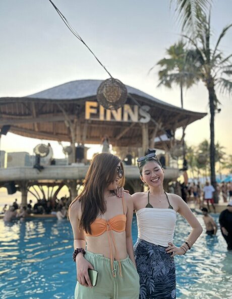 Swansage star xxx photos