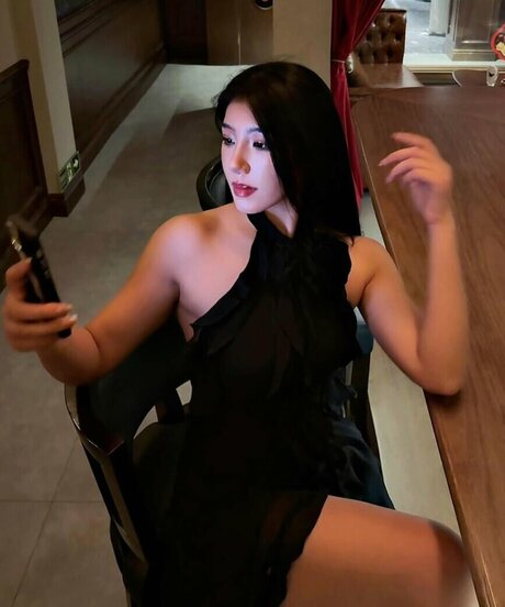 hypothxxcajal model naked pic