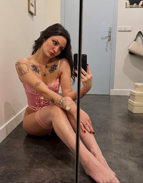 Lauraa rsi star photos