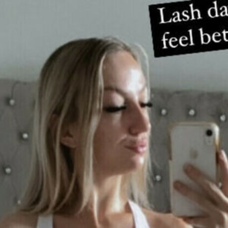 Lily Eve star top pics