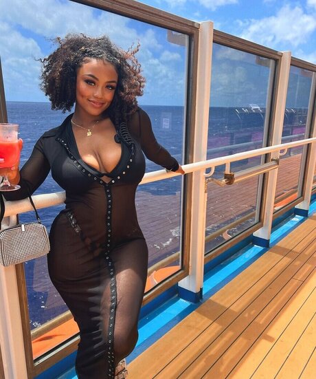 Taylor Banner top actress photo