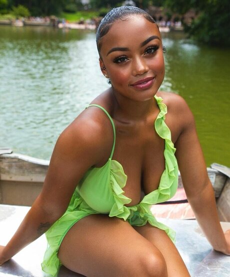 Taylor Banner model sex archive