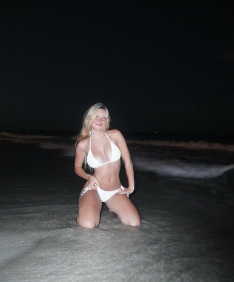 Zoe Riser zoe riser zoeriserr zoe riserr exclusive actress gallery