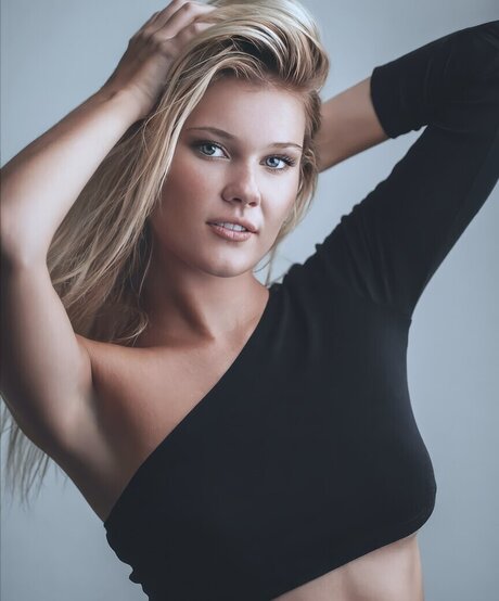 Sarah E Coomer high quality star picture