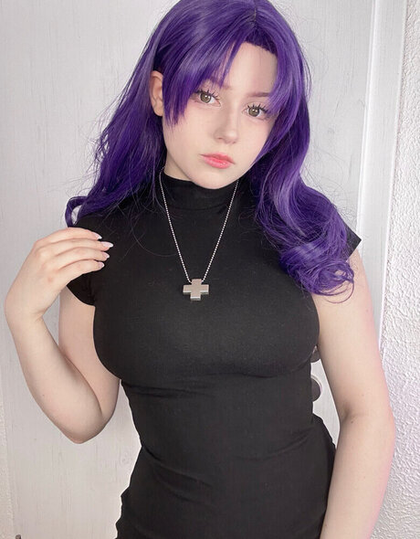 Mina min model top pictures